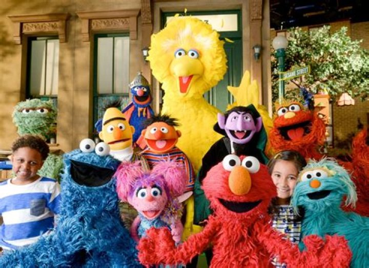 'Sesame Street' Debuts First Family With Two Dads