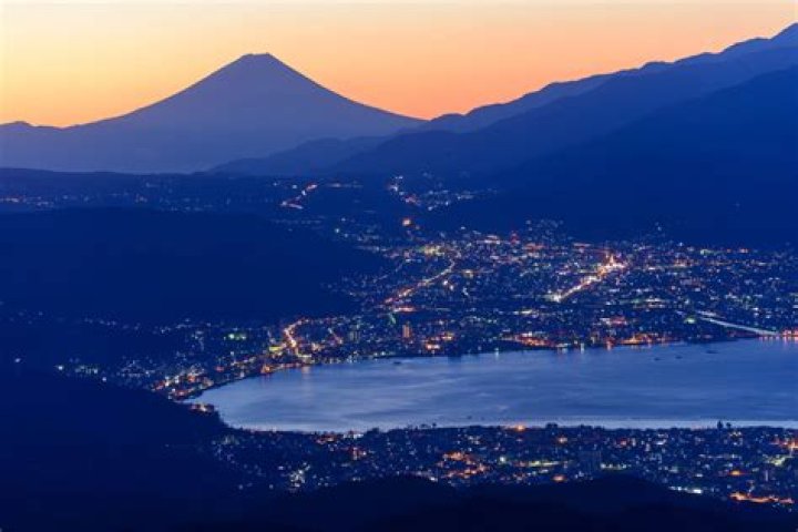 10 Astounding Facts About Suwa Lake