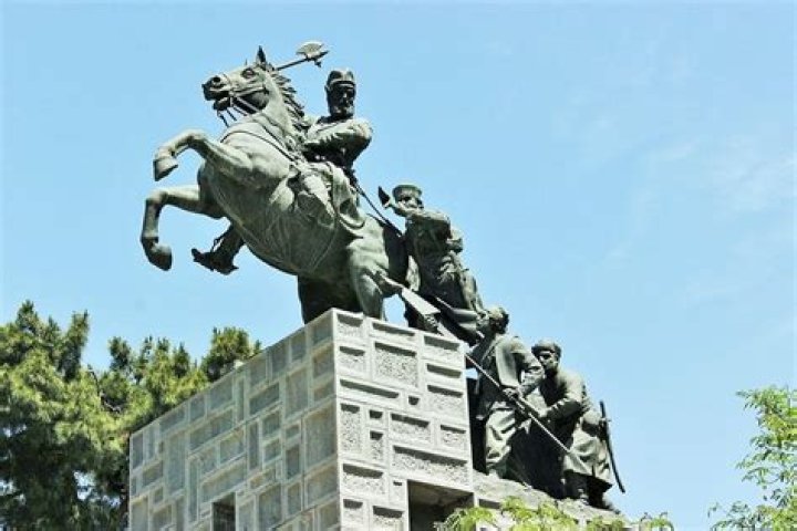 11 Intriguing Facts About The Shah Of Iran Statue