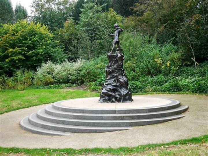 11 Mind-blowing Facts About The Peter Pan Statue