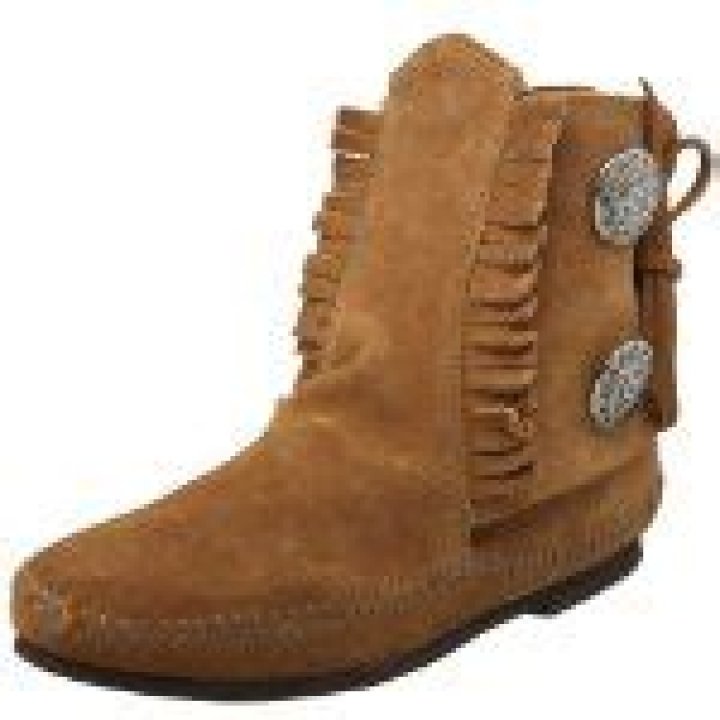 11 Minnetonka Outfits | Steal Her Style