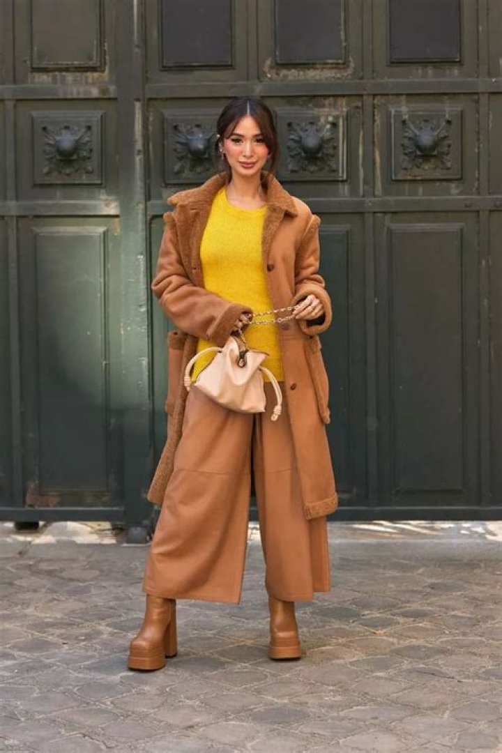 12 Complementary Brown Clothing Outfits