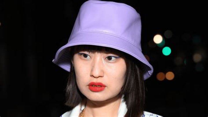 12 Easy Bucket Hat Hairstyles to Try