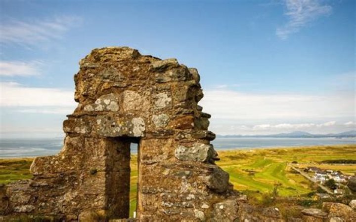 14 Extraordinary Facts About Harlech Castle