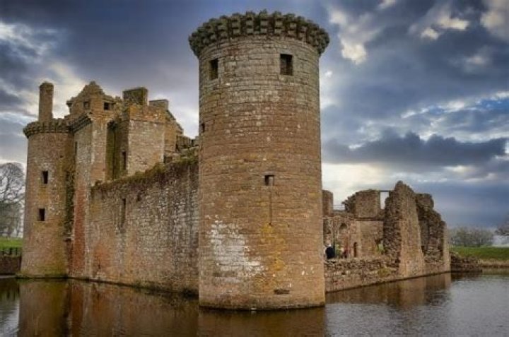15 Extraordinary Facts About Caerlaverock Castle