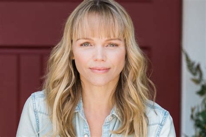 15 Mind-blowing Facts About Lauren Bowles
