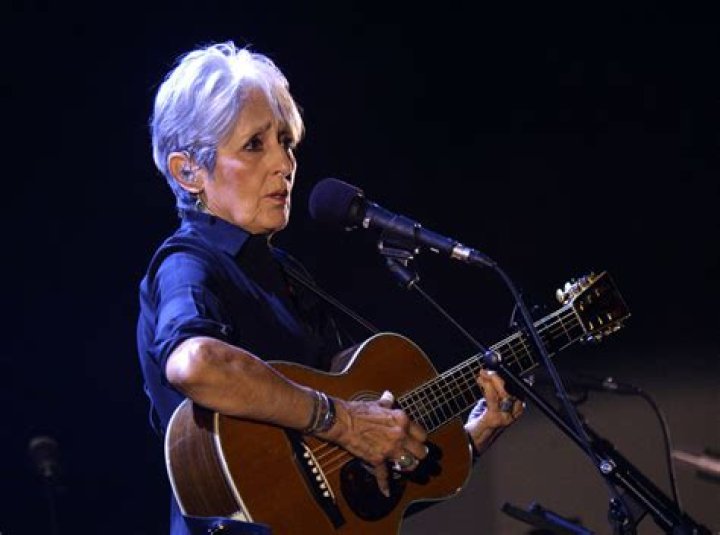 16 Facts About Joan Baez