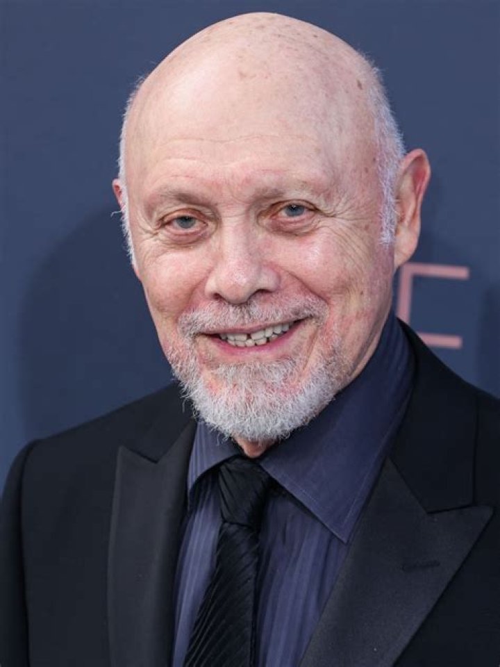 18 Astounding Facts About Héctor Elizondo