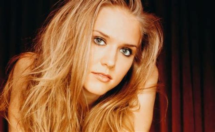 20 Captivating Facts About Dominique Swain