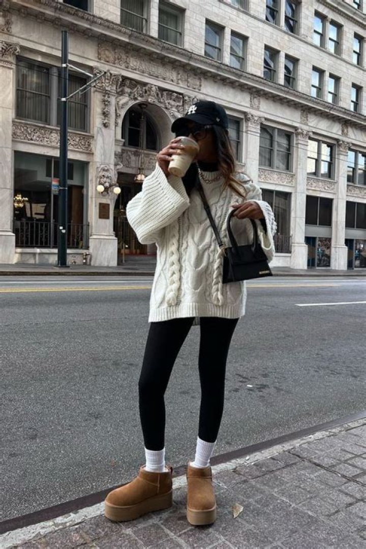 20 Cozy Outfits to Keep You Stylishly Warm