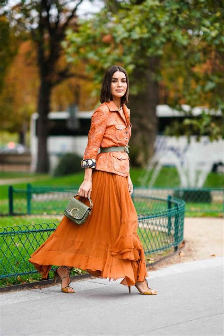 20 Long Skirt Outfits to Wear for Any Occasion