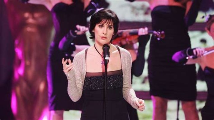 24 Astounding Facts About Enya