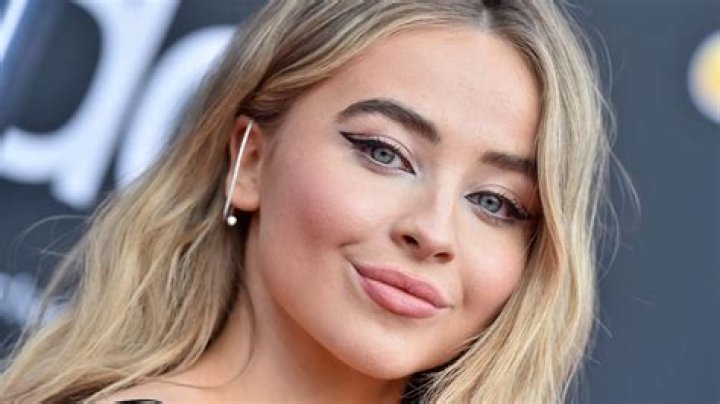 32 Facts about Sabrina Carpenter