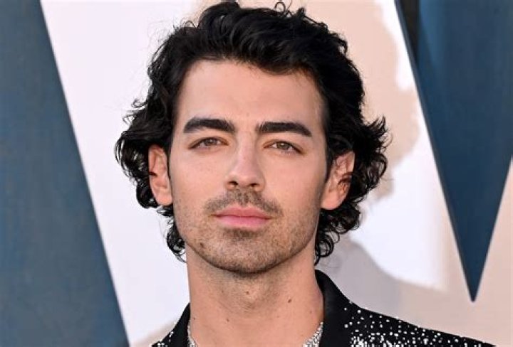 38 Facts about Joe Jonas
