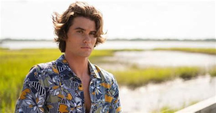 47 Facts about Chase Stokes