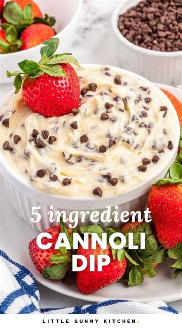 5-Ingredient Cannoli Trifle | No-Bake Dessert | Recipe