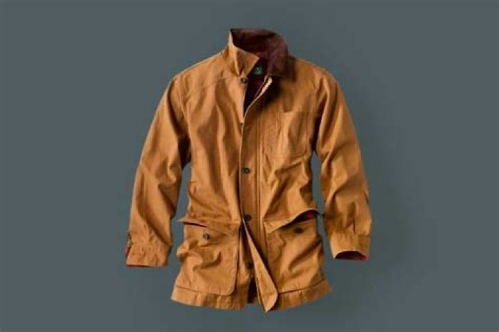 7 Men's Barn Coats That Offer Warmth And Timeless Rugged Charm