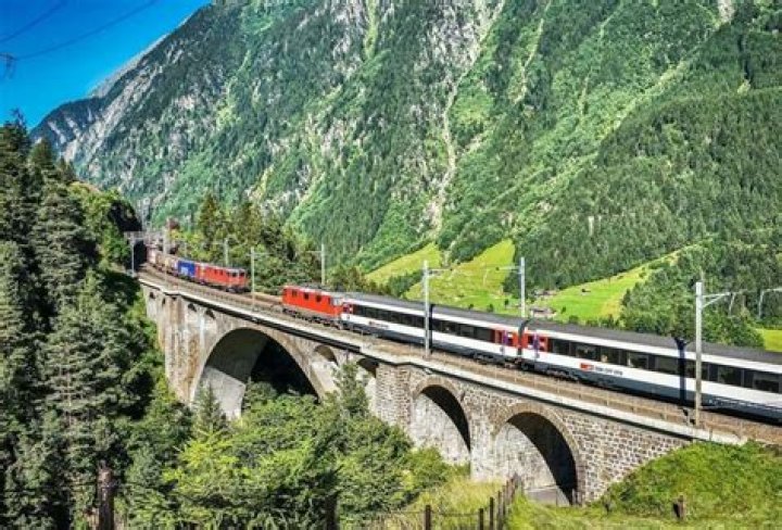 7 Stunning Overnight Train Trips To Take With Your Kids