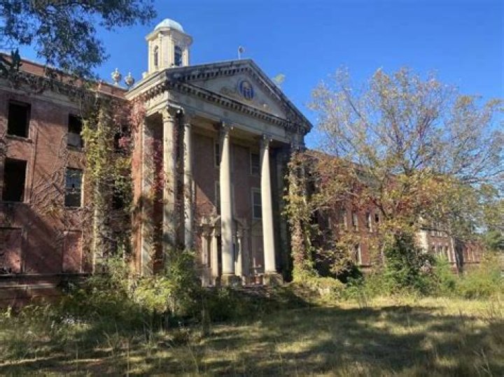 Abandoned Georgia asylum to be demolished | Milledgeville