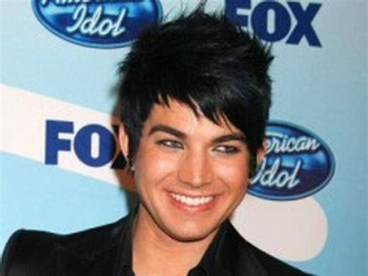 Adam Lambert Likes Kissing Girls