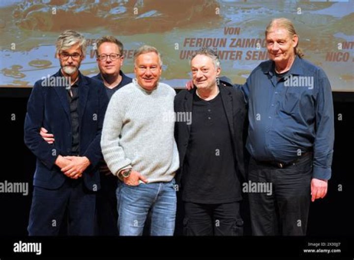 Alle meine Söhne – Roger Vontobel leuchtet mit Arthur Miller hinter eine Familienfassade