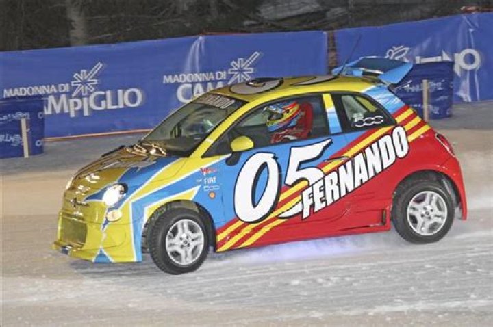 Alonso se impone en las dos carreras sobre la nieve
