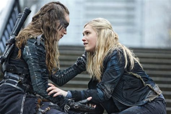 Alycia Debnam Carey and Eliza Taylor