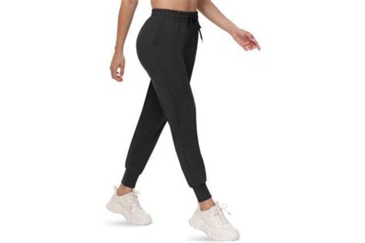 Amazon’s Best-Selling Joggers Are on Sale for $15