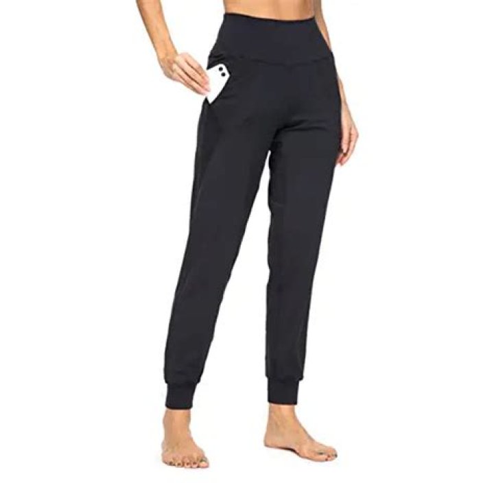 Amazon Shoppers Love These Best-Selling $25 Joggers