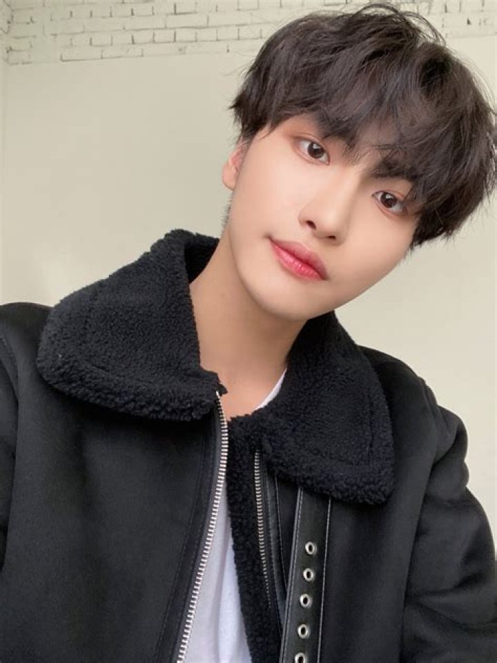 ATEEZ Seonghwa Net Worth 2022: How Rich is the 'Wonderland' Singer?