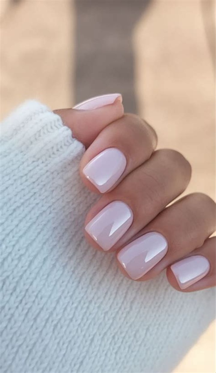 Aura Nails Make For The Perfect Spring Nail Colors