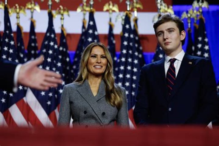 Barron Trump And Girlfriend Images: A Glimpse Into Their Lives