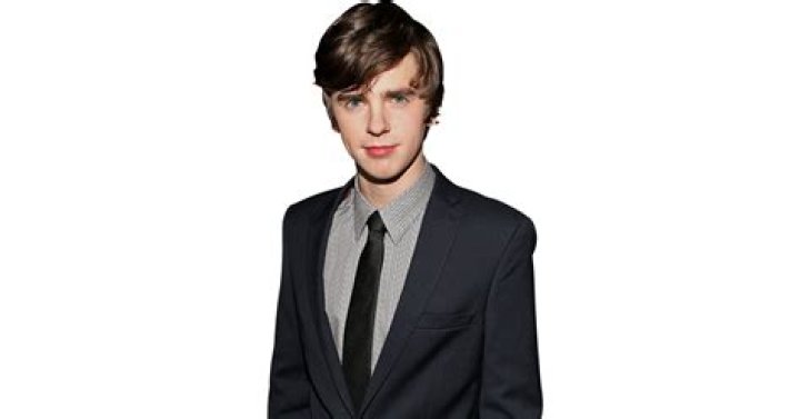 Bates Motel’s Freddie Highmore on Playing Young Norman and the Show’s Dark Humor