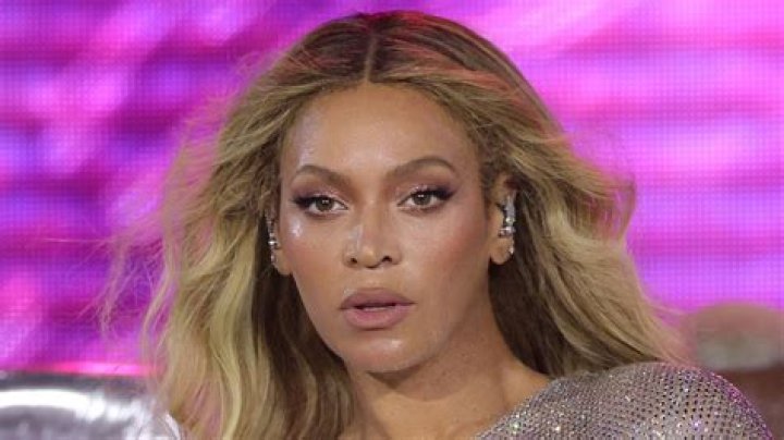 Beyoncé's Renaissance Tour Manicure Is a New Take on the Metallic Trend