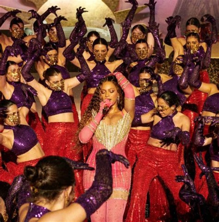 	Beyoncé Dazzles in Dubai With First Performance in Four Years	