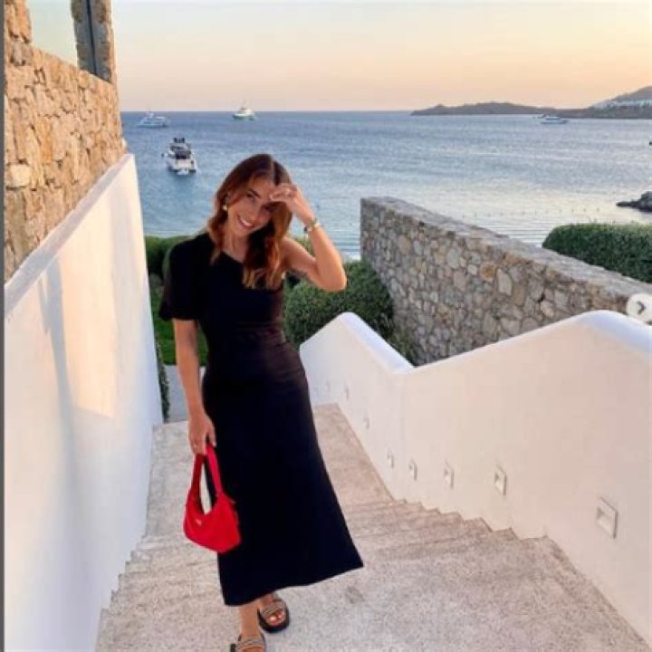 Biography of Athina Andrelos