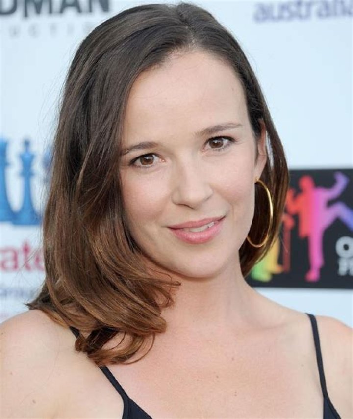 Biography of Claire van der Boom