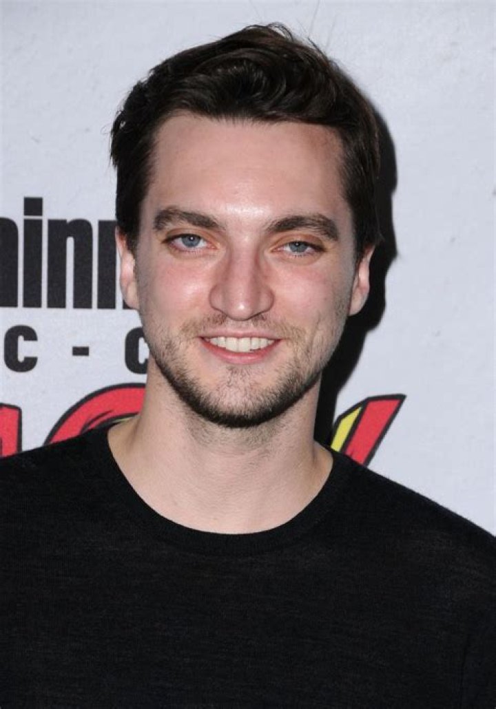 Biography of Richard Harmon