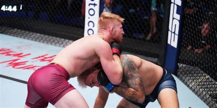 Bo Nickal gets UFC contract with 52-second submission victory over Donovan Beard