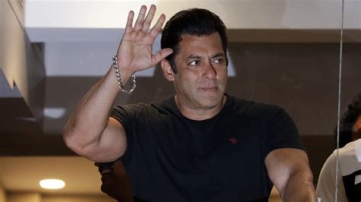 Bollywood`s Salman Khan Gets Bail after Serving Two Days in Jail