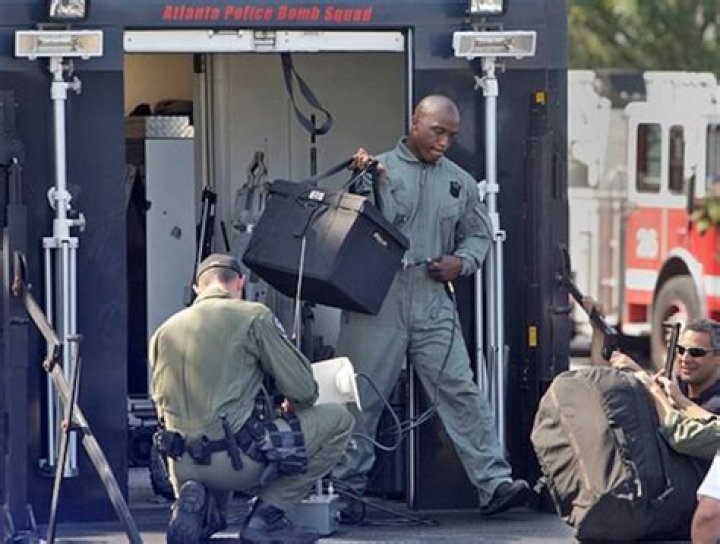 Bomb squad shuts down Northside