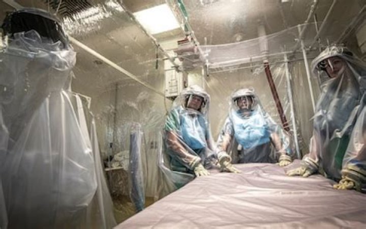 Britain’s terrifying isolation tent for patients with the world’s deadliest diseases