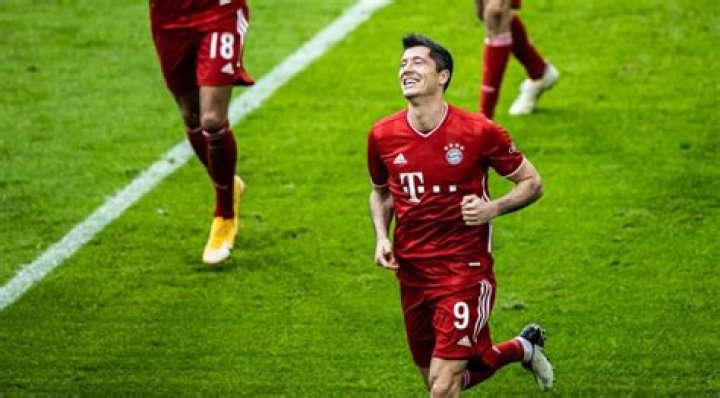 Bundesliga record: Can Robert Lewandowski break Gerd Muller’s 40-goal mark?