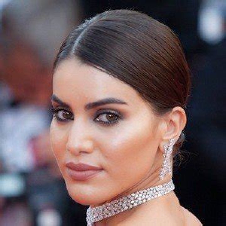 Camila Coelho Net Worth, Age, Height, Blog, Instagram, Bio