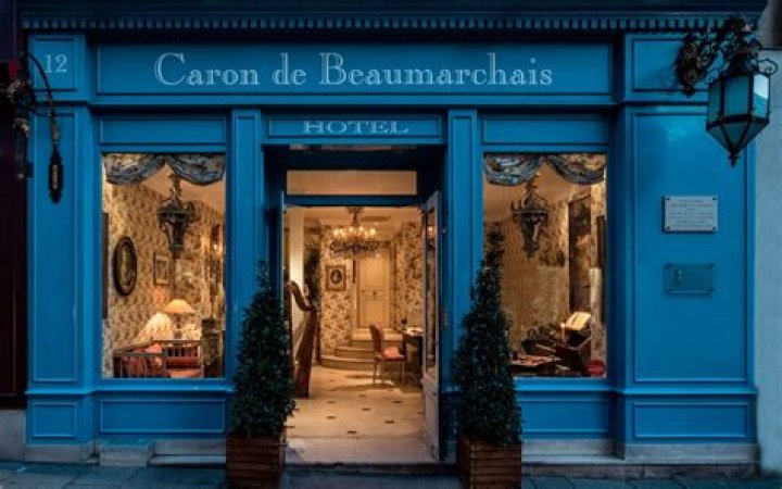 Caron de Beaumarchais Hotel Review, Paris