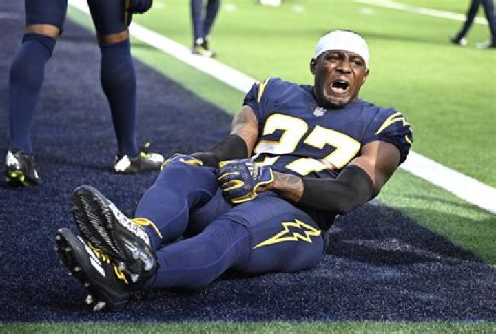 Chargers’ JC Jackson’s knee injury Reportedly Diagnosed as Dislocated Kneecap
