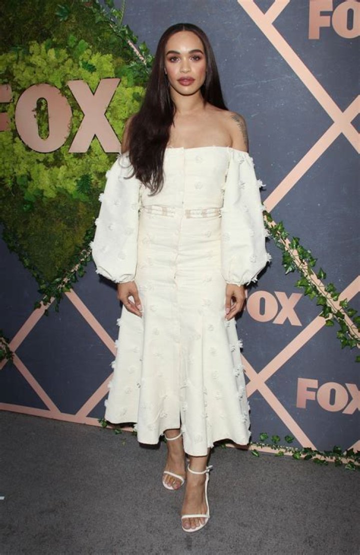 Cleopatra Coleman Clothes & Outfits