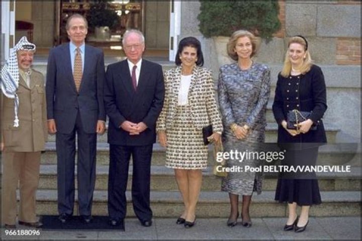 CNN - Arafat delivers personal message to Leah Rabin