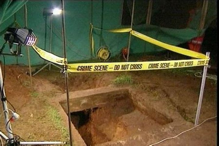 CNN.com - 'Bodies in barrels' killers jailed