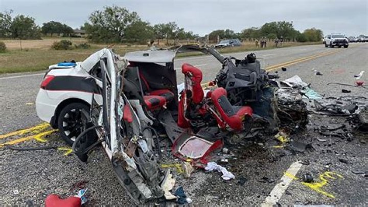 CNN.com - At least 1 dead in 4-vehicle accident